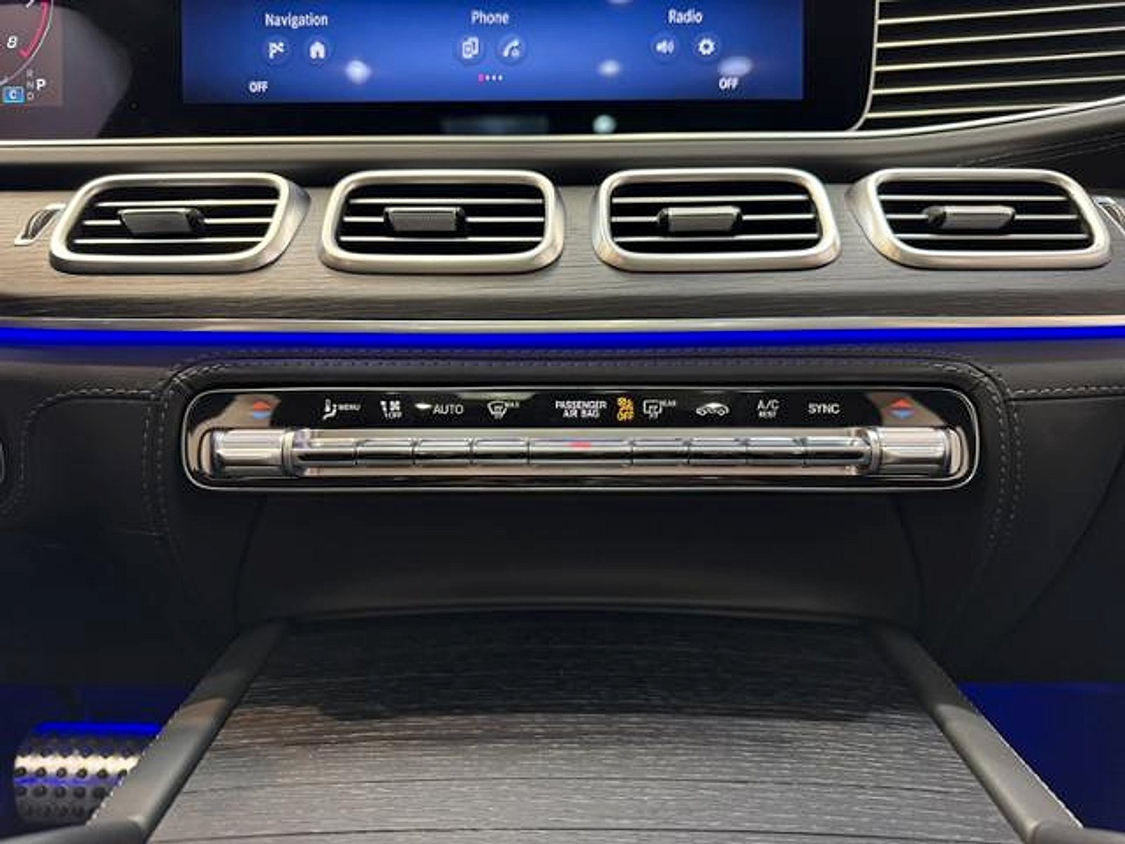 Certified Used 2025 Polar White Mercedes-Benz S 4MATIC®+ image 19