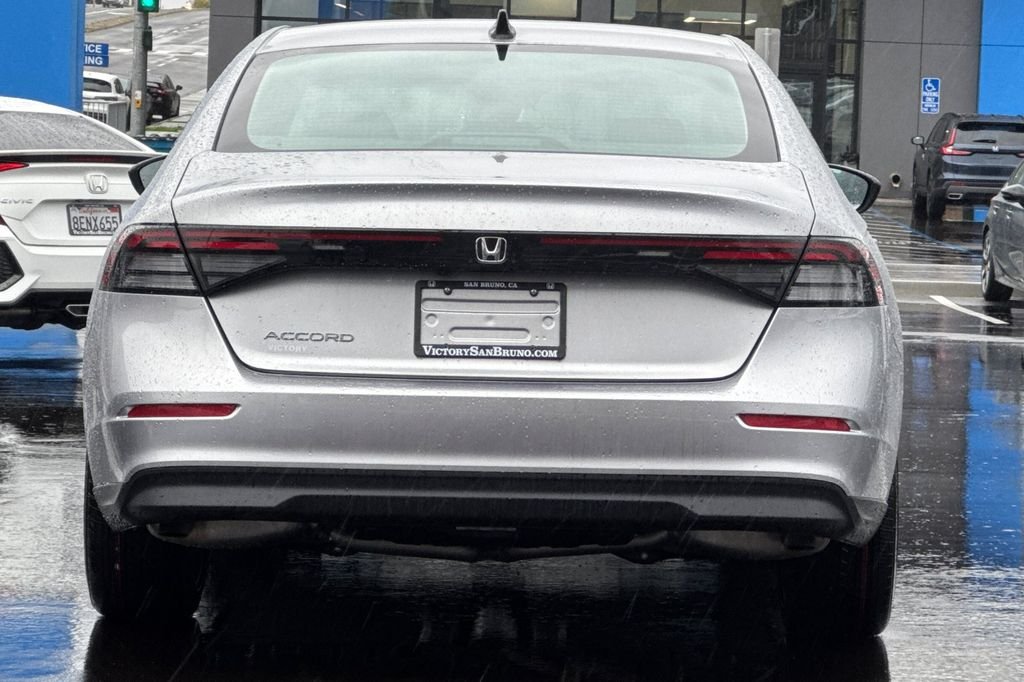 New 2026 Solar Silver Metallic Honda SE image 5