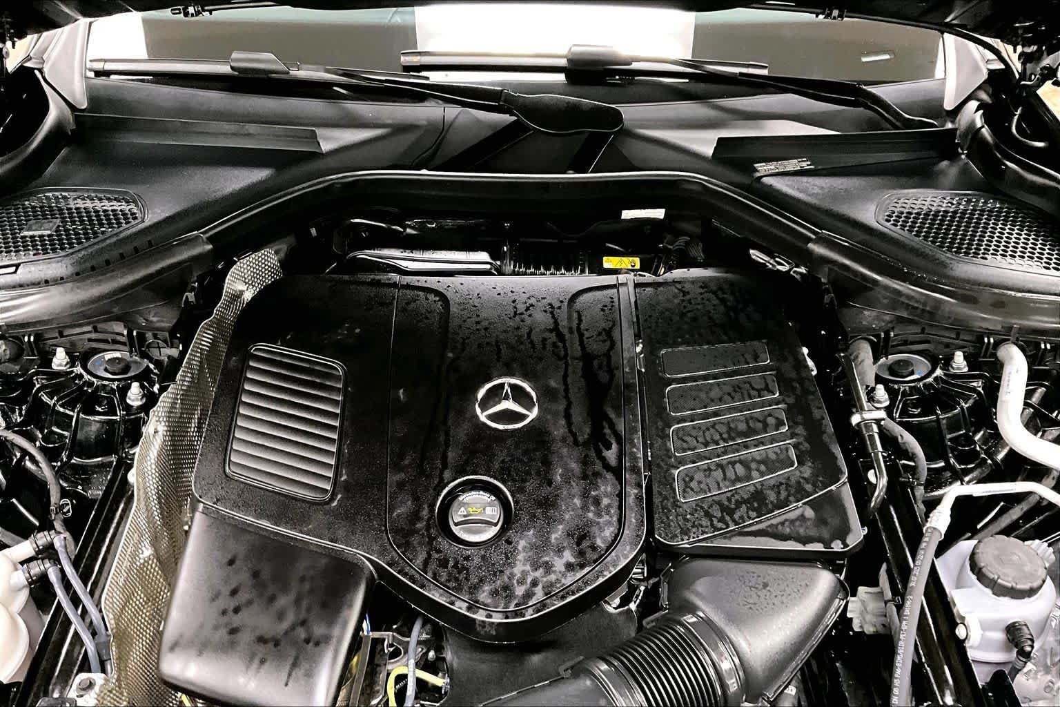 Used 2026 040/Black Mercedes-Benz GLC 300 image 29