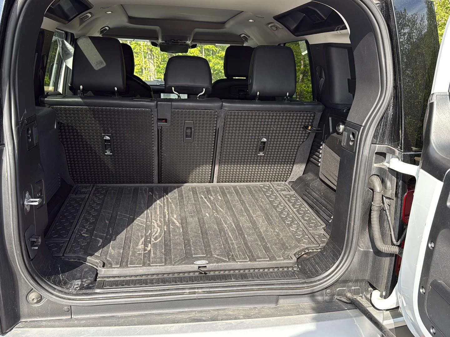 Used 2020 Fuji White Land Rover S image 17