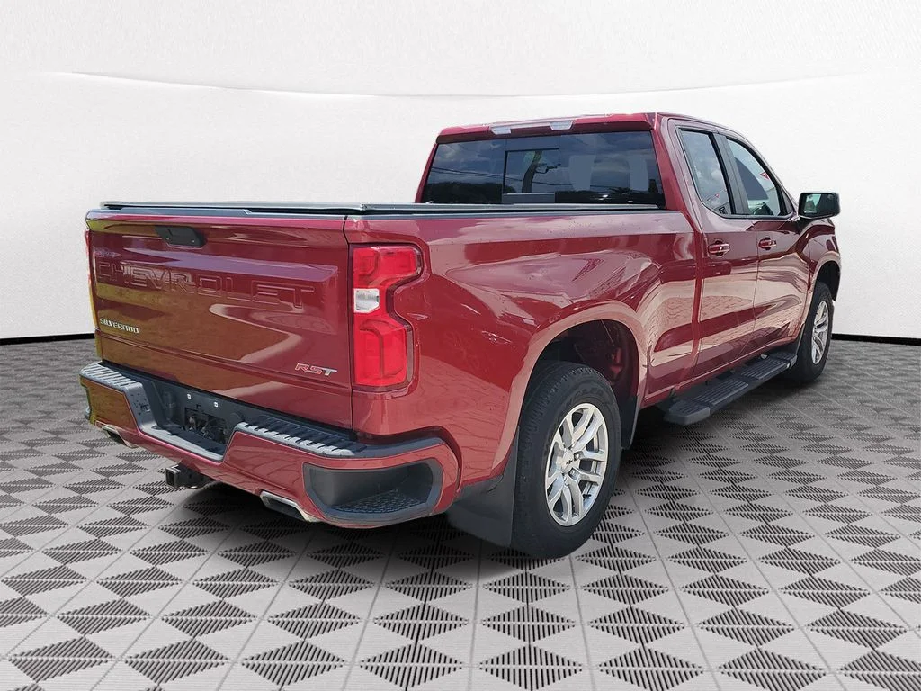 Used 2019 Red Chevrolet RST image 4