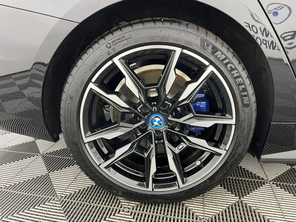 Used 2024 Black Sapphire Metallic BMW M50 image 17