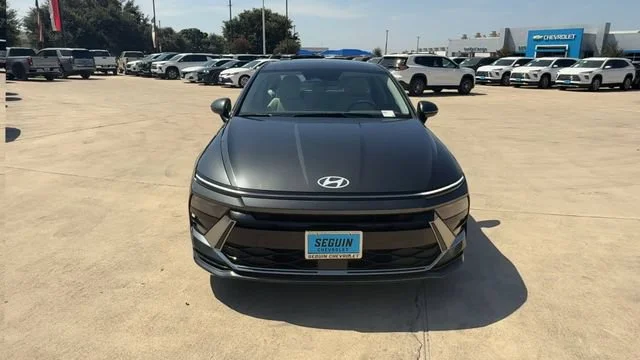 Used 2024 Gray Hyundai SEL image 3