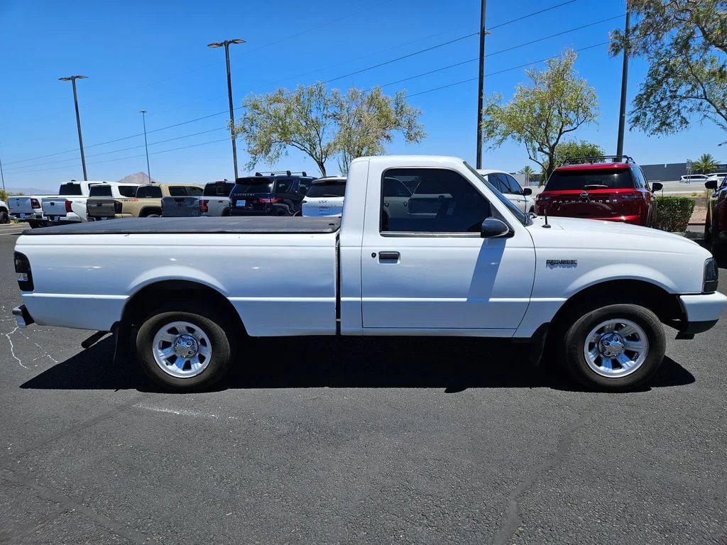 Used 2000 White Ford XL image 4