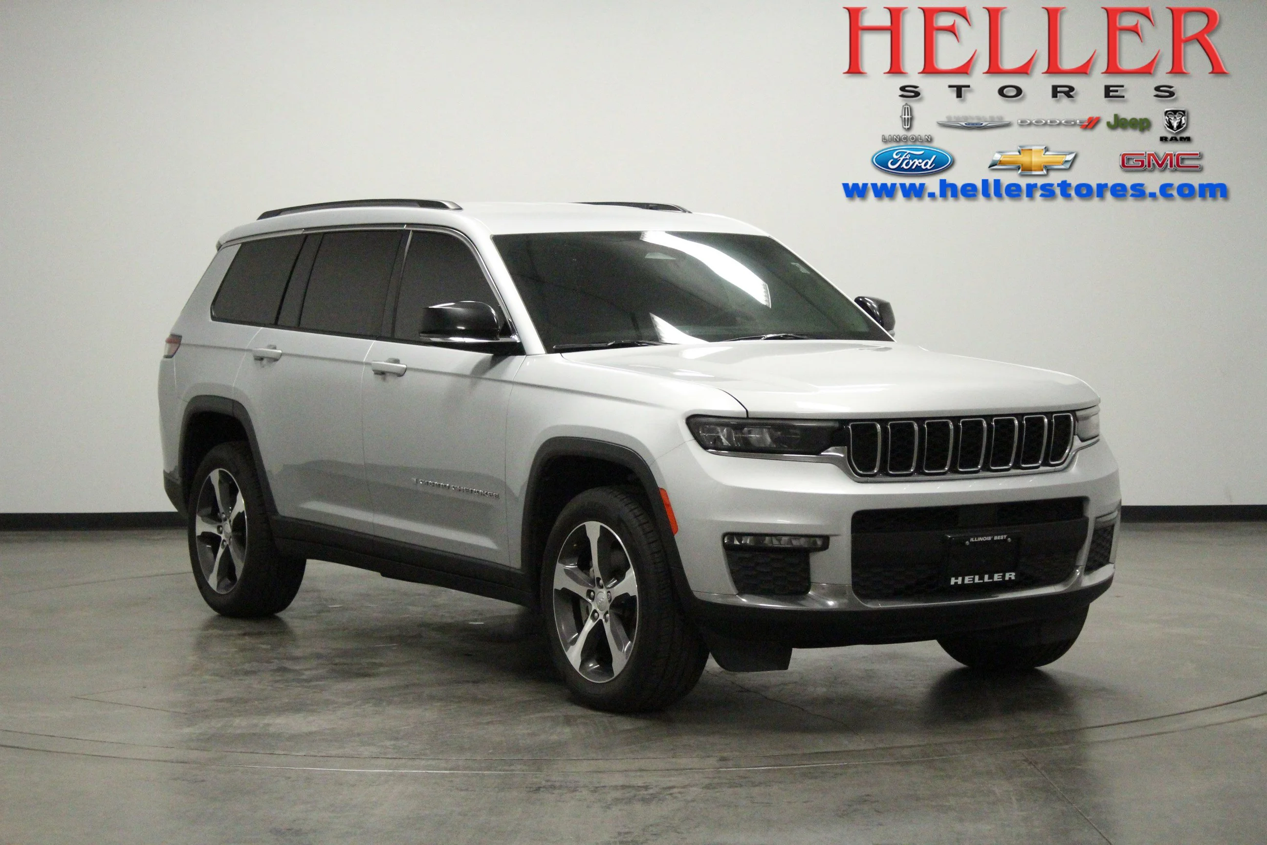 Used 2023 Silver Zynith Jeep Limited image 1