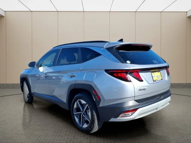 Used 2025 Silver Hyundai SEL image 13