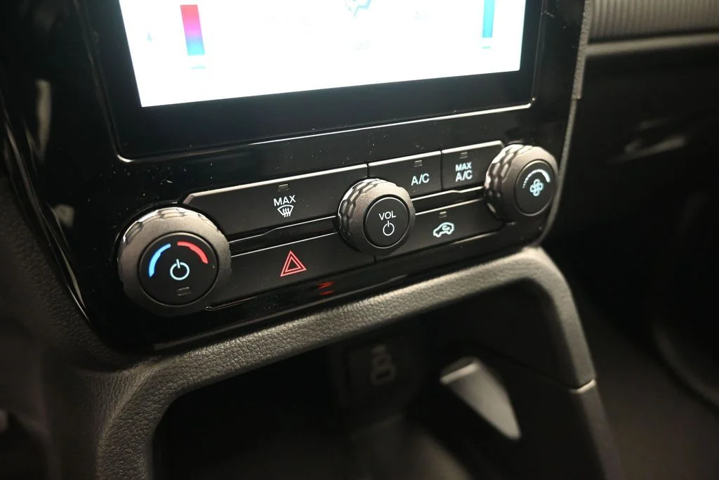 New 2026 Carbonized Gray Metallic Ford XLT image 14