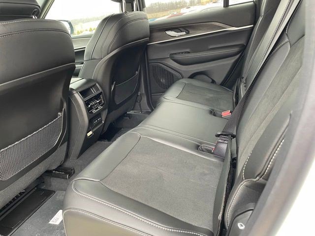 New 2026 Bright White Clearcoat Jeep Laredo Altitude image 10