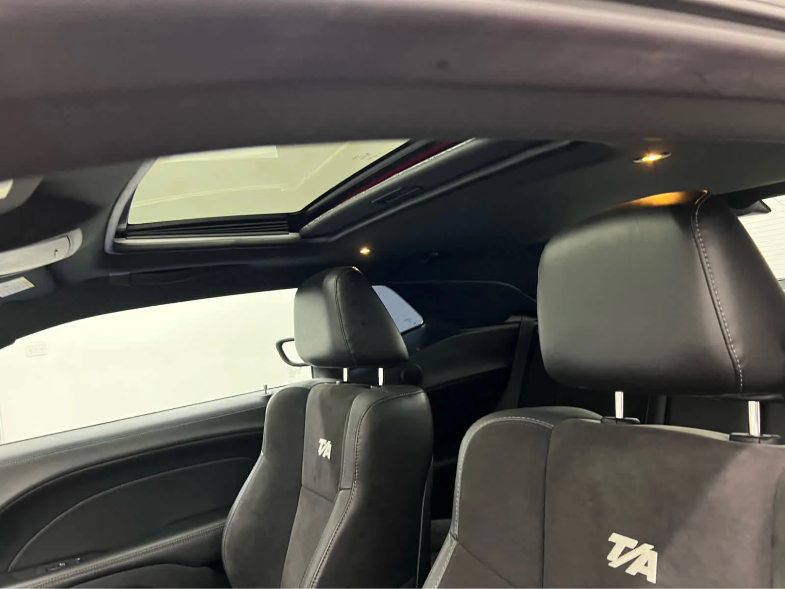 Used 2023 Torred Clearcoat Dodge R/T Scat Pack image 4