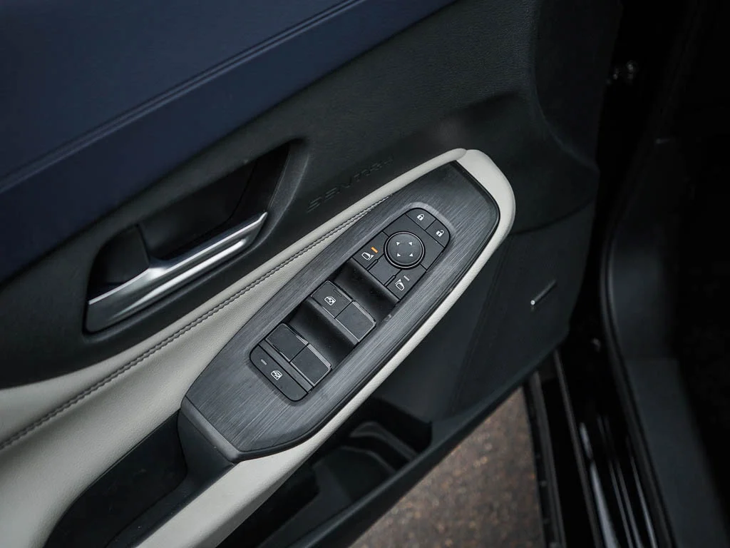 New 2026 Gun Metallic Nissan SL image 17