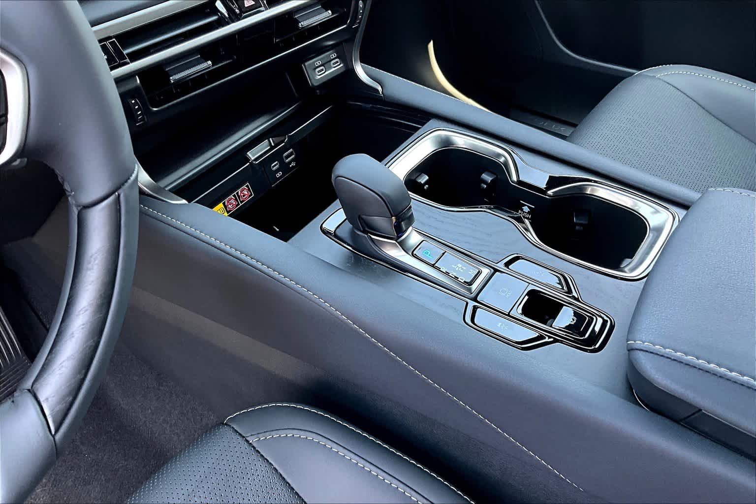 Certified Used 2024 Iridium Lexus Premium Plus image 11