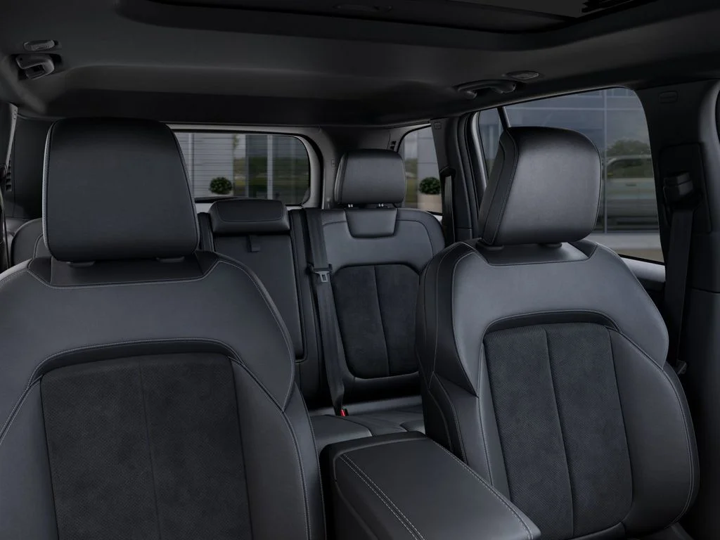 New 2025 Silver Zynith Exterior Paint Jeep Laredo image 26
