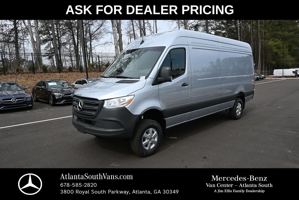 Used 2026 high-tech silver metallic Mercedes-Benz Cargo 170 WB image 1