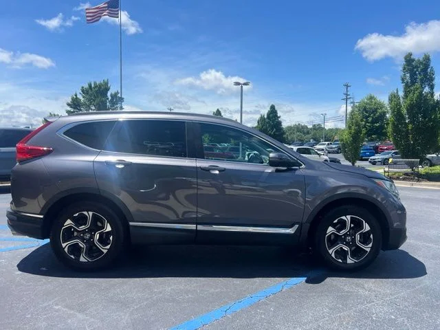 Used 2017 Modern Steel Metallic Honda Touring image 5