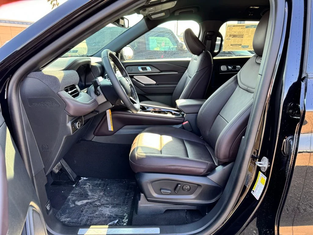 New 2026 Agate Black Metallic Ford Platinum™ image 9