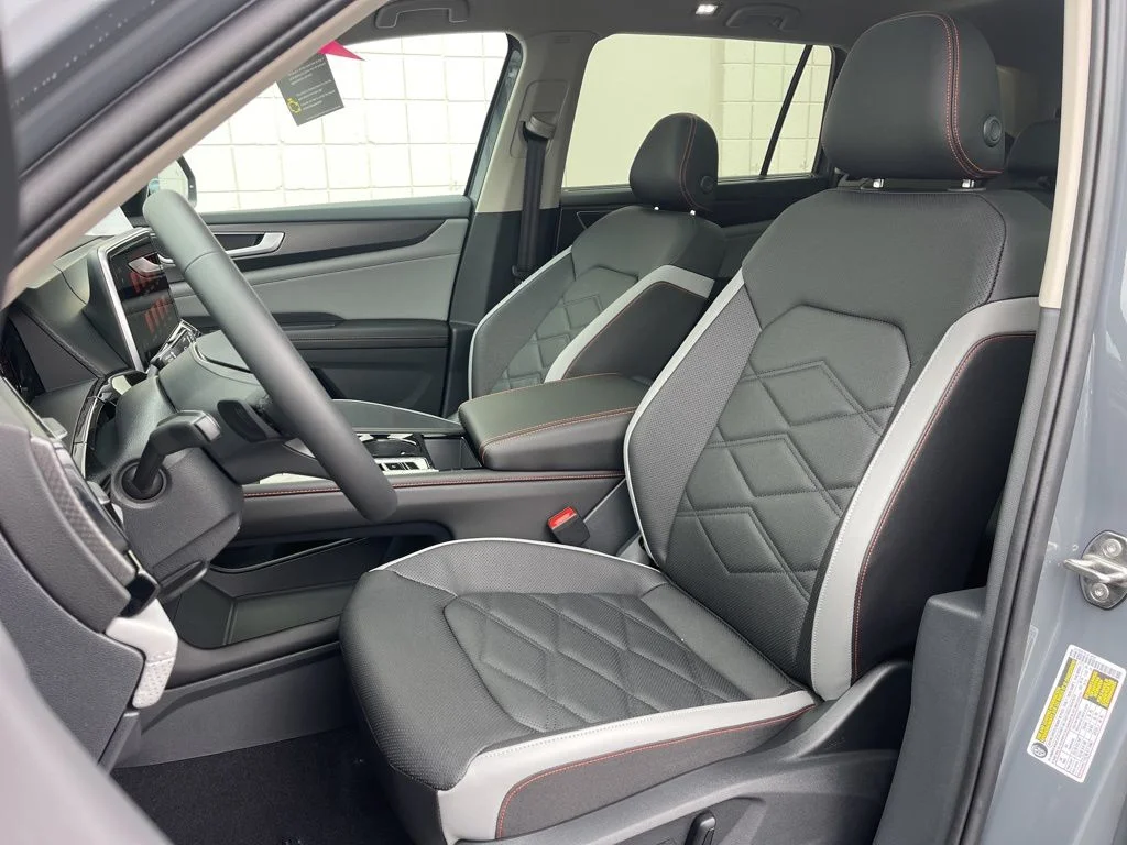 New 2026 Pure Gray Volkswagen 2.0T Peak Edition image 19