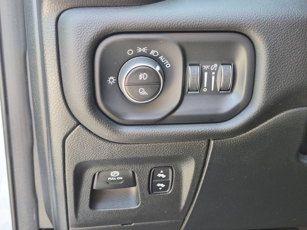 Used 2023 White Ram Laramie image 15