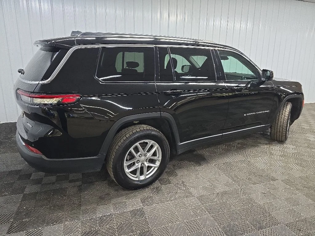 Used 2024 Black Jeep Laredo image 3