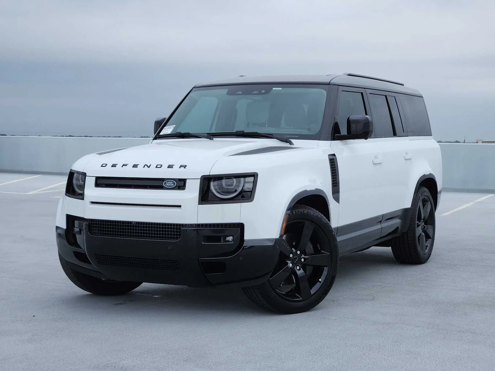 2026 Land Rover Defender 130 X-Dynamic SE P400's photo