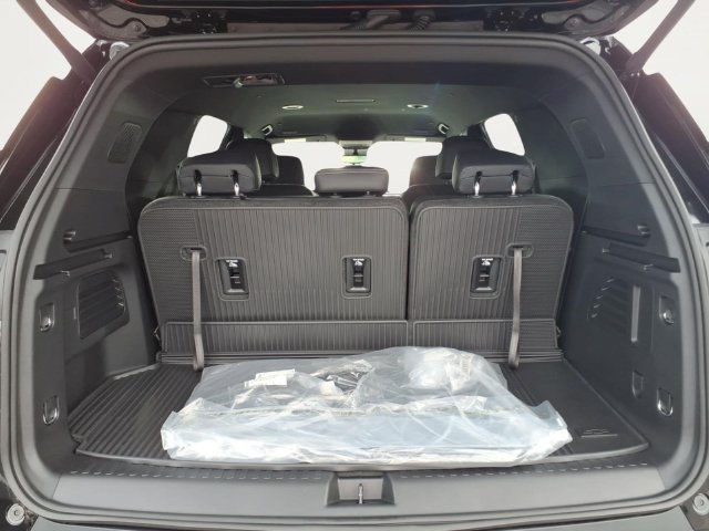 New 2027 Mosaic Black Metallic Chevrolet LT image 21