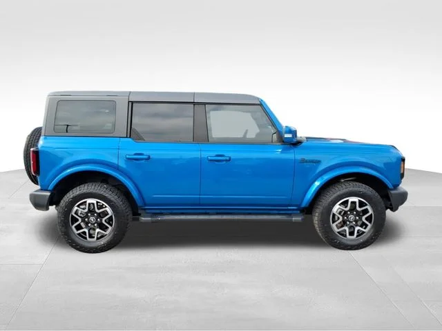 Used 2022 Blue Ford Outer Banks image 11