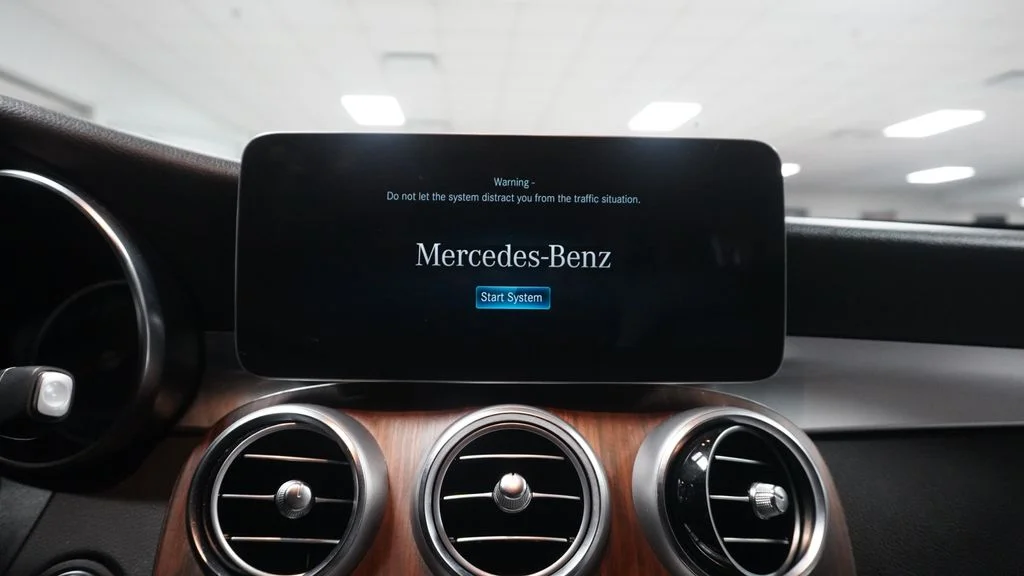 Certified Used 2022 White Mercedes-Benz GLC 300 image 30