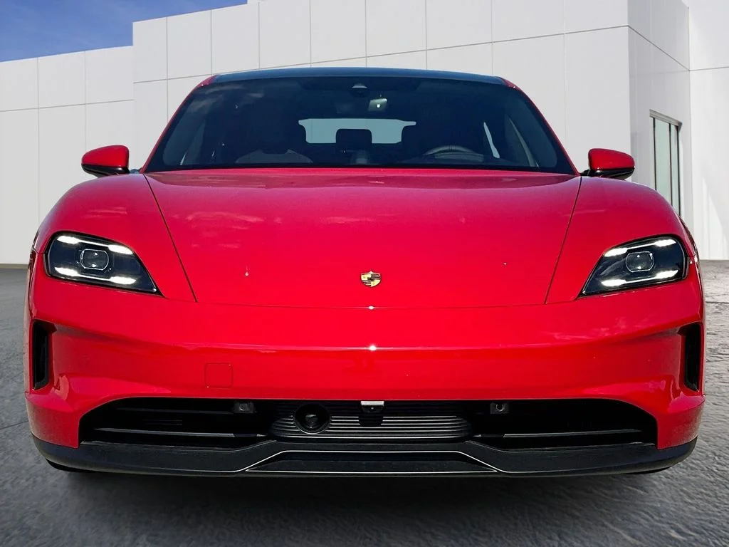 2025 Porsche Taycan Base - Photo 10