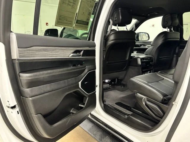 Used 2024 White Jeep Series II image 18
