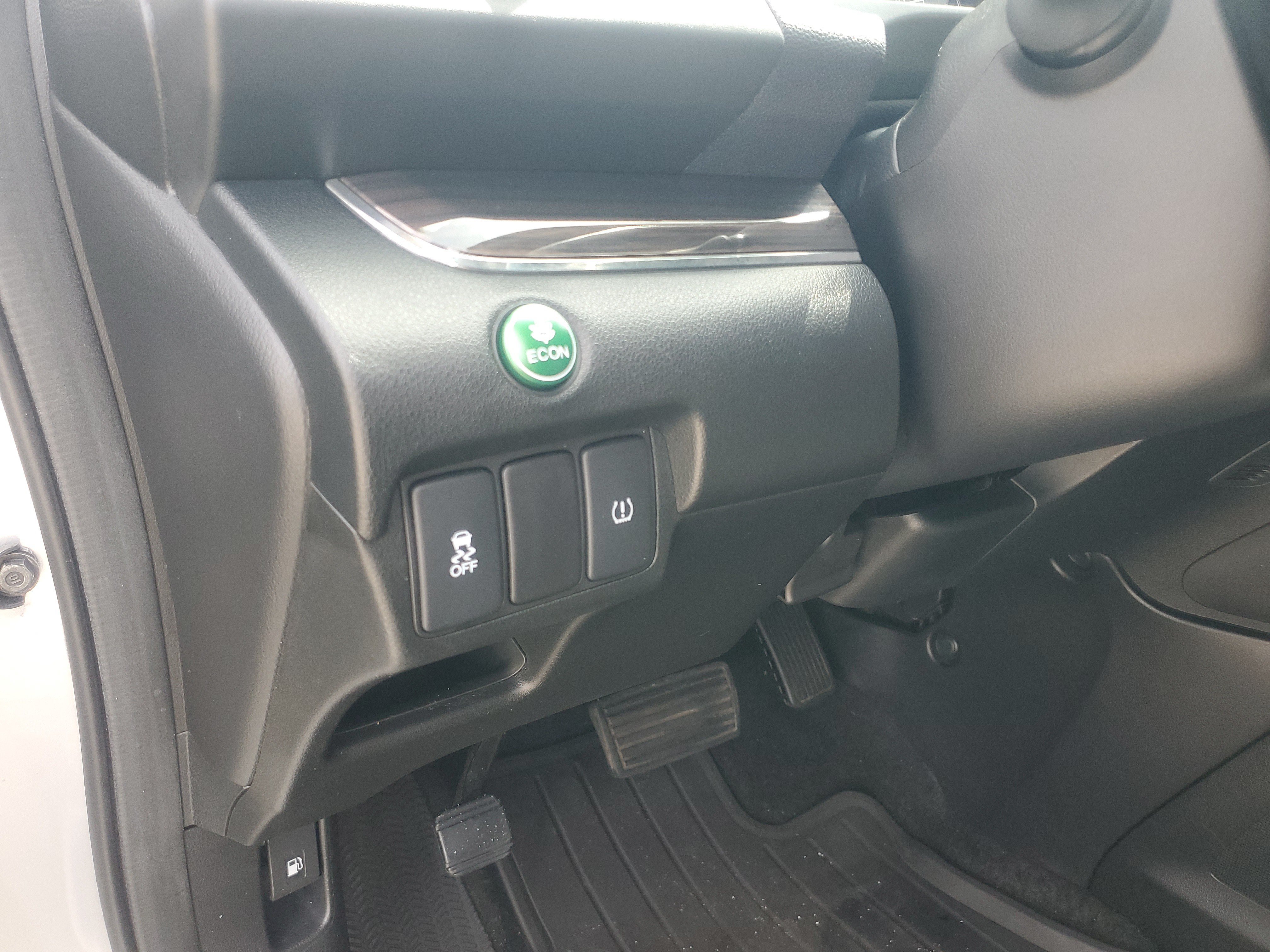 Used 2015 Silver Honda EX-L image 25