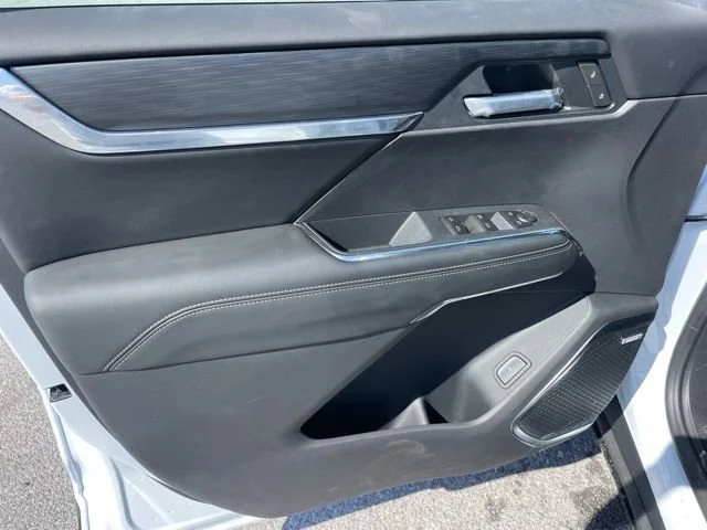 New 2026 Summit White GMC Elevation image 21