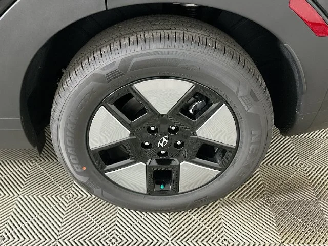 New 2026 Black Hyundai SE image 20