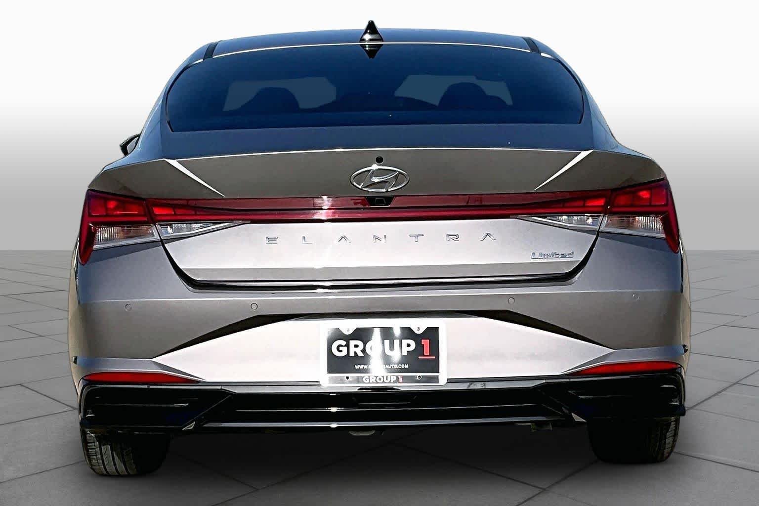 Used 2023 Fluid Metal Hyundai Limited image 5