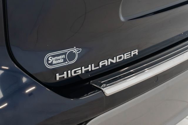 Used 2024  Toyota Platinum image 42