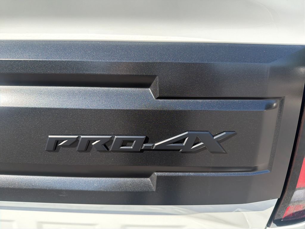 New 2026 Nissan Frontier PRO-4X 4D Crew Cab