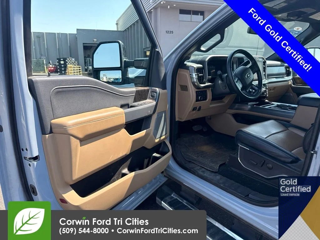 Used 2024 Gray Ford Lariat image 13
