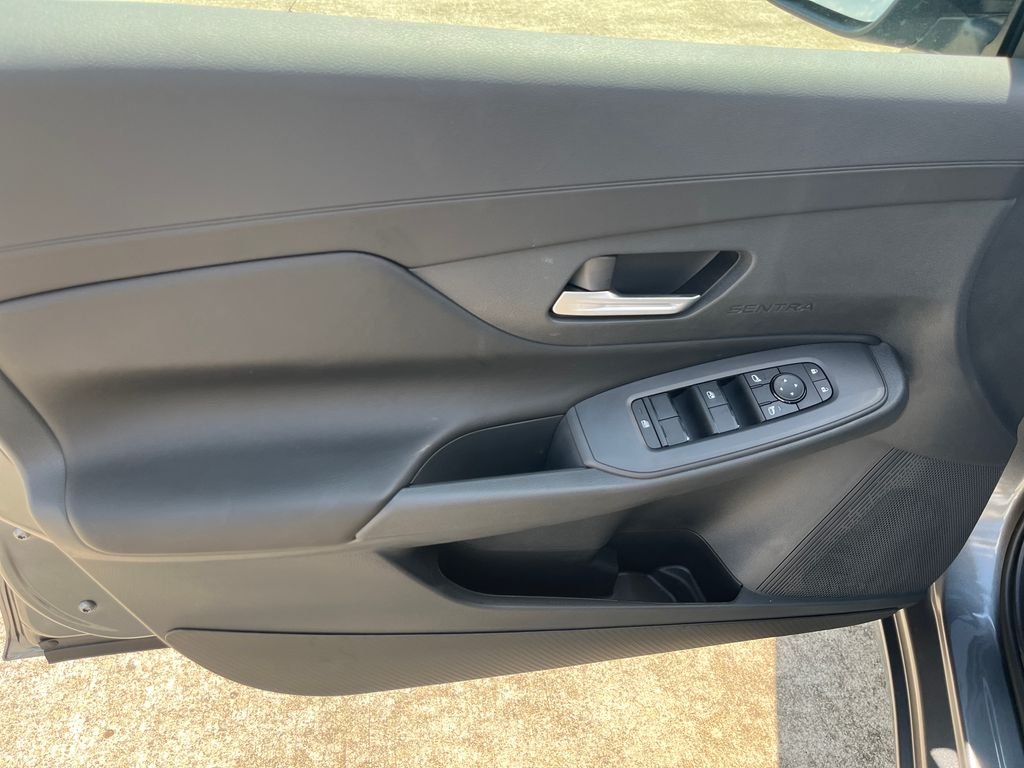 New 2027 Gray Nissan SV image 11