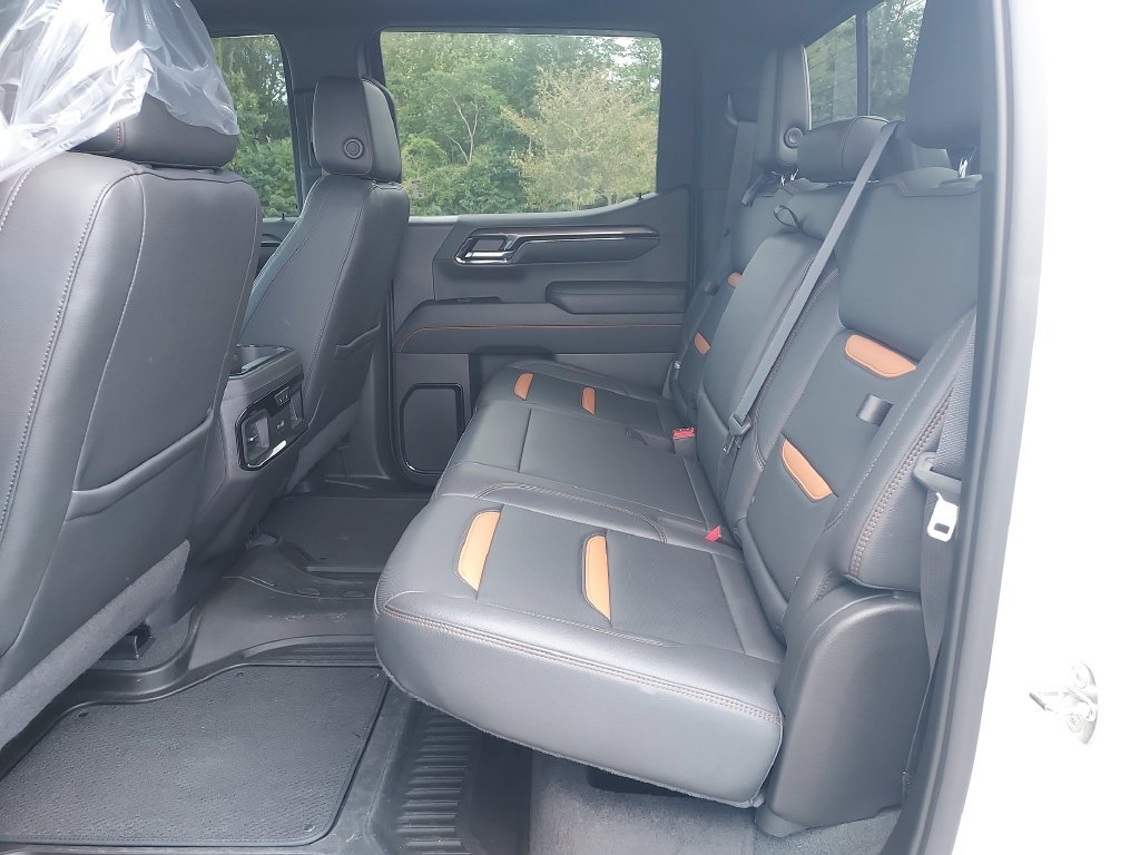 Used 2022 White GMC AT4 image 14