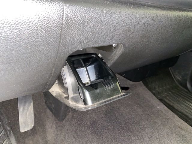 Used 2008 Silver Chevrolet LT image 28