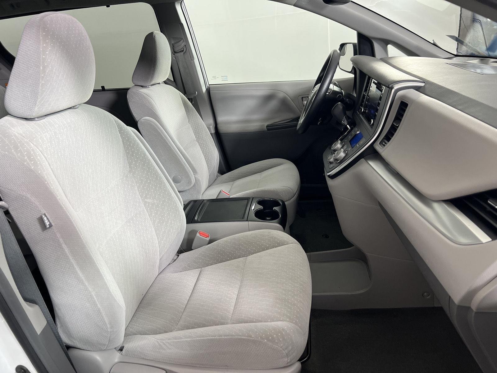 Used 2019 Super White Toyota LE 8-Passenger image 28