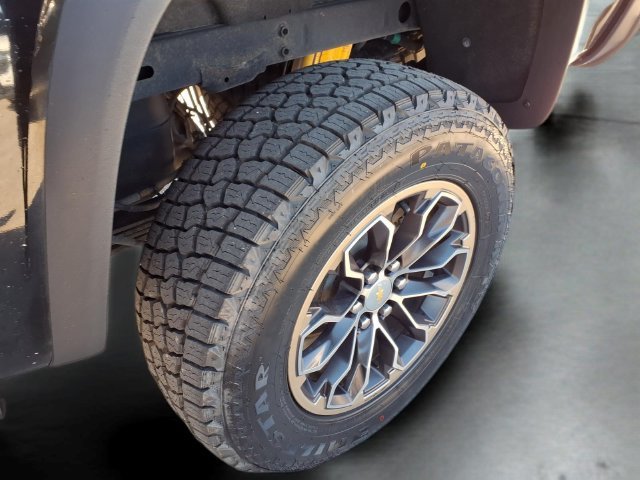 Used 2018 BLACK Chevrolet 4WD ZR2 image 28