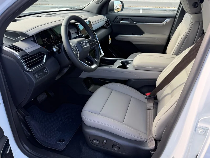 New 2027 Summit White GMC Elevation image 14
