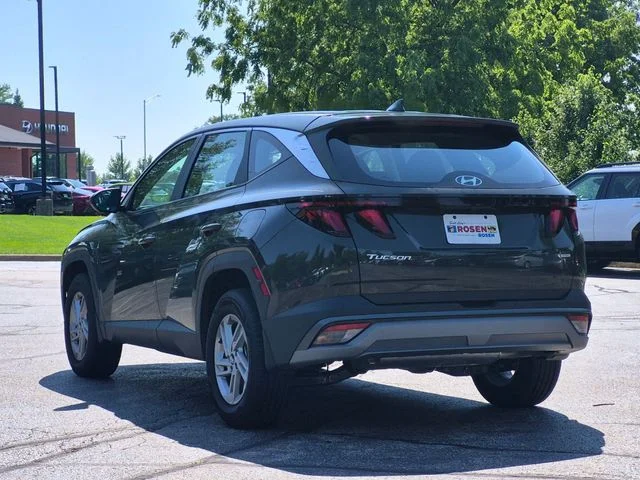 Used 2025 Green Hyundai SE image 5