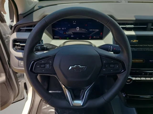 New 2027 Summit White Chevrolet LT image 24