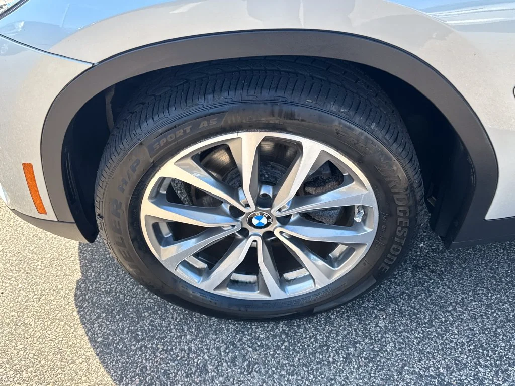 Used 2019 Silver BMW xDrive30i image 40