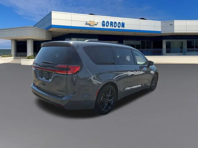 Used 2025 Gray Chrysler Limited image 6