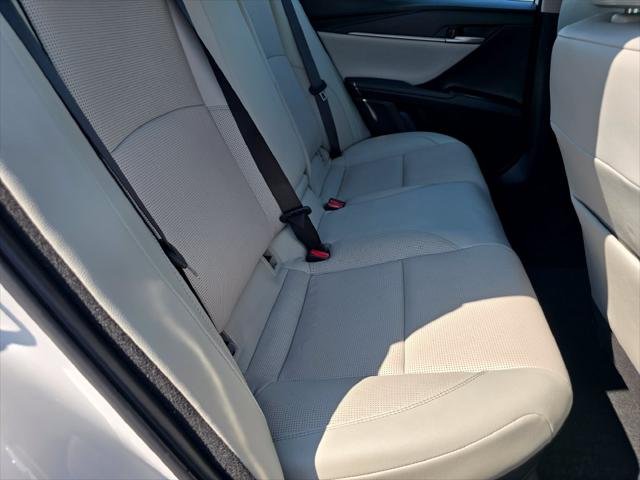 Certified Used 2025 WIND CHILL PEARL Toyota  image 22