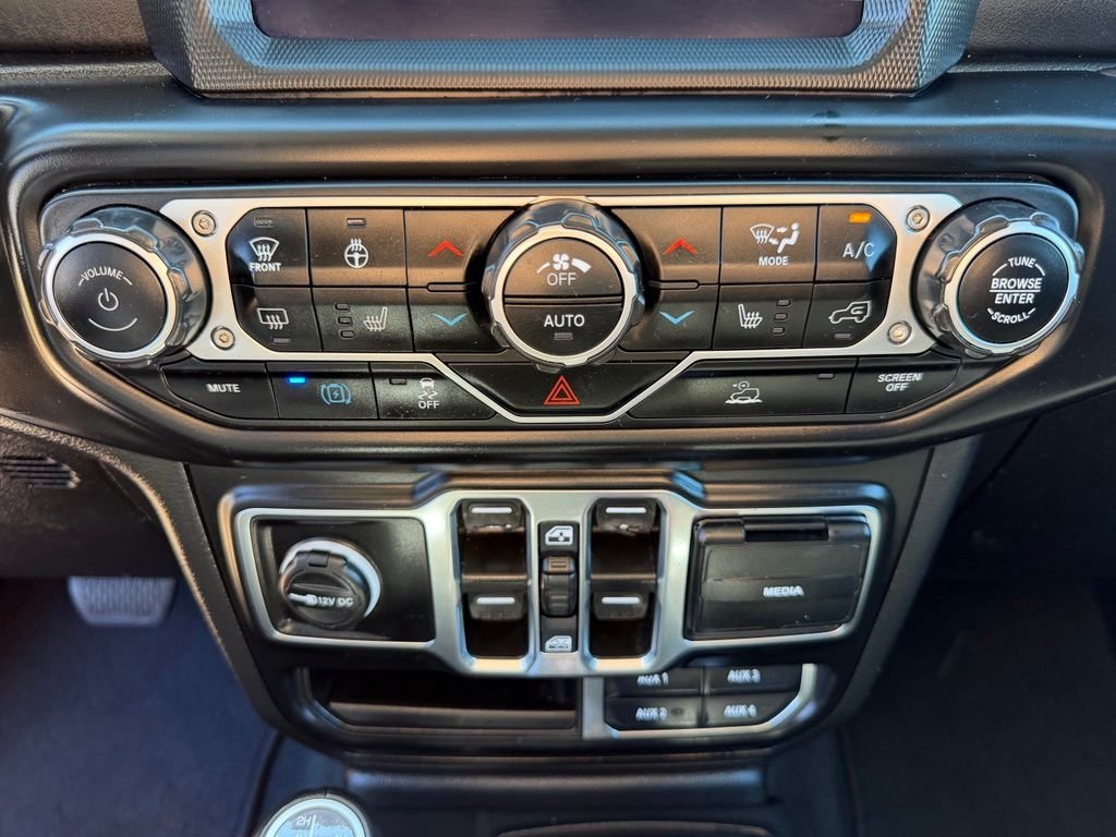 Used 2023 Gray Jeep Sahara 4xe image 22