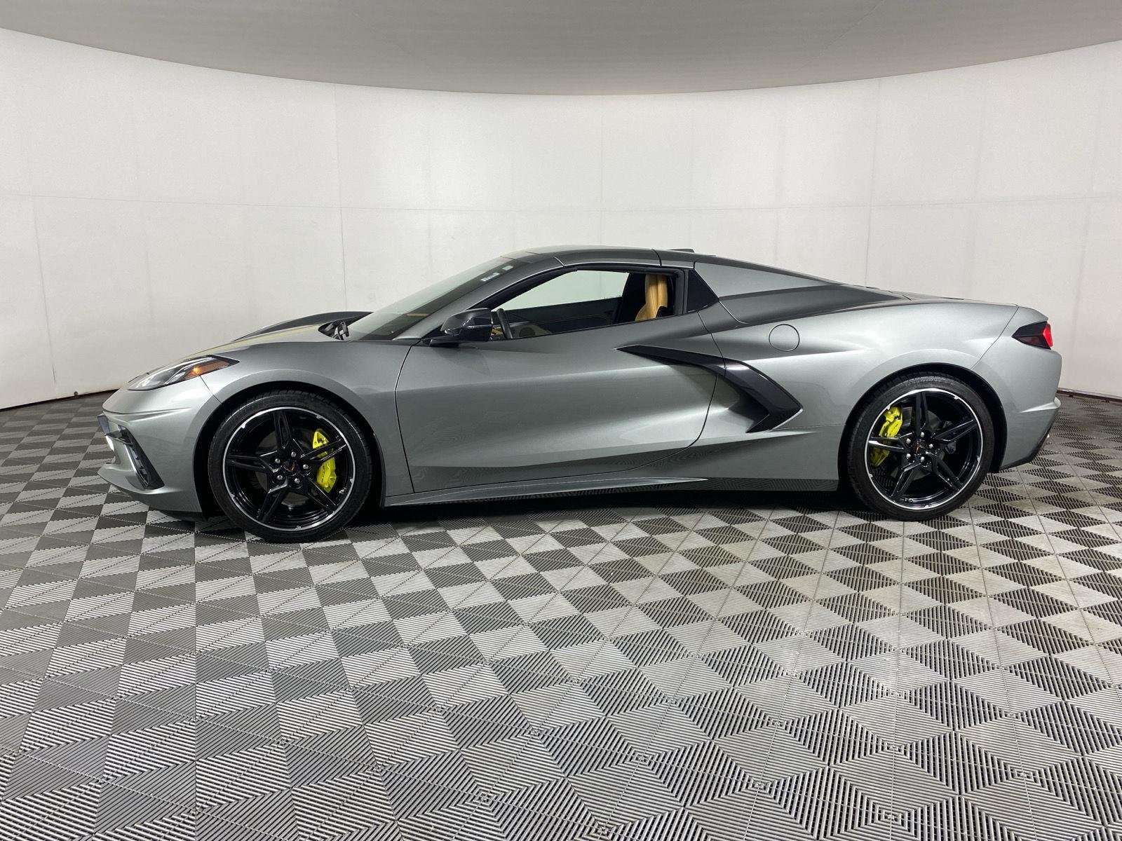 Used 2023 Gray Metallic Chevrolet Stingray image 4