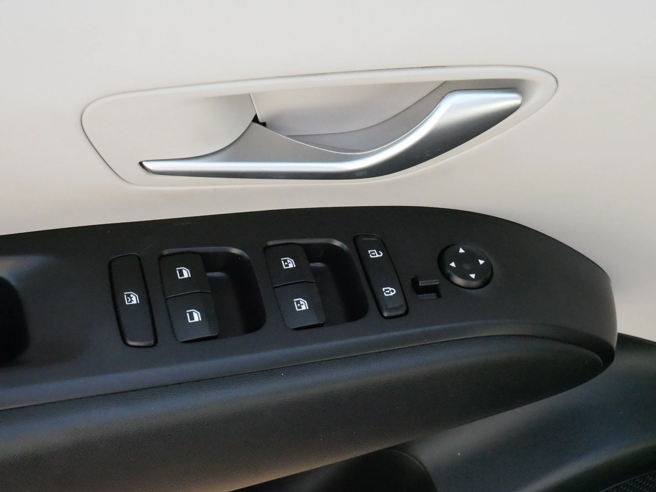 Used 2023 Intense Blue Hyundai SEL image 19