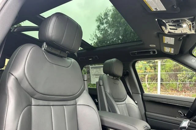 New 2026 Carpathian Grey Land Rover Dynamic SE image 15